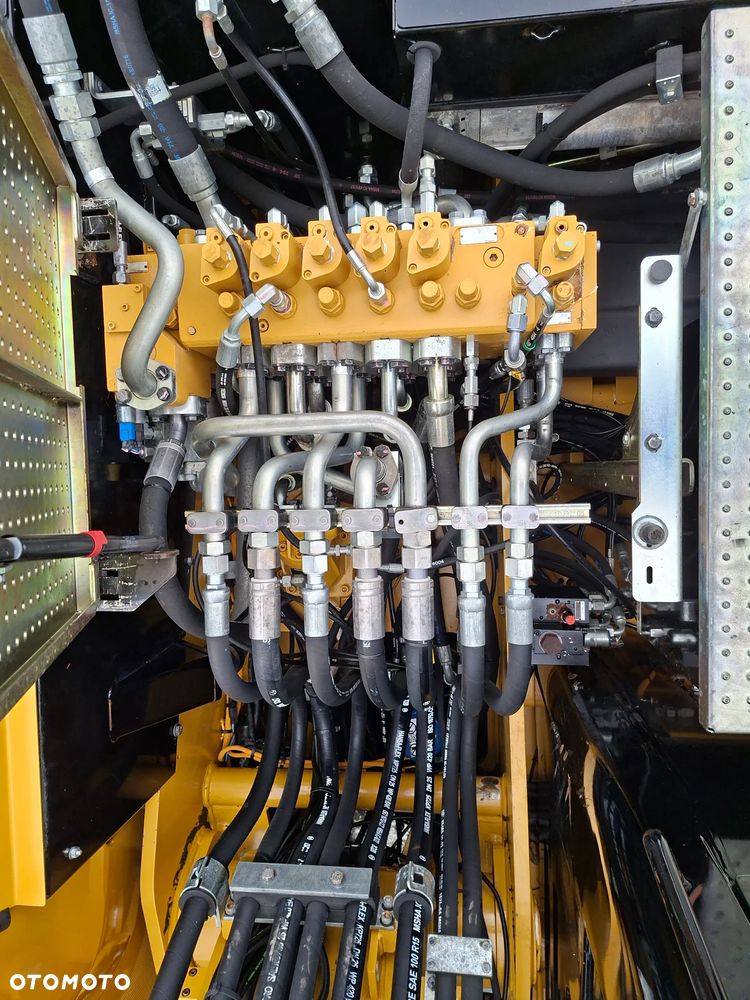 Caterpillar CAT M 318 D - 22