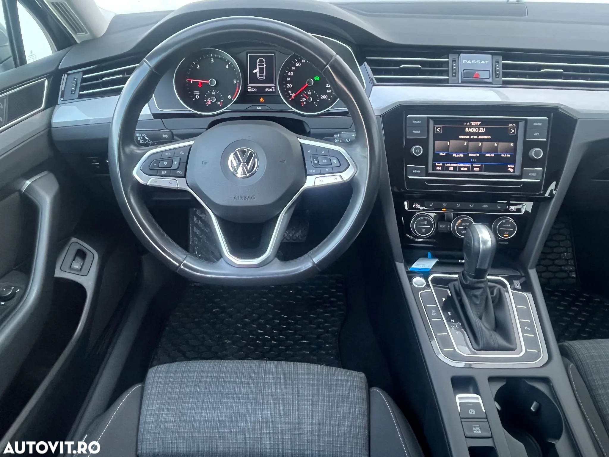 Volkswagen Passat 2.0 TDI DSG Comfortline - 9