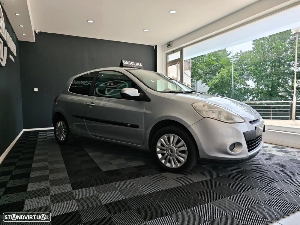 Renault Clio - 17