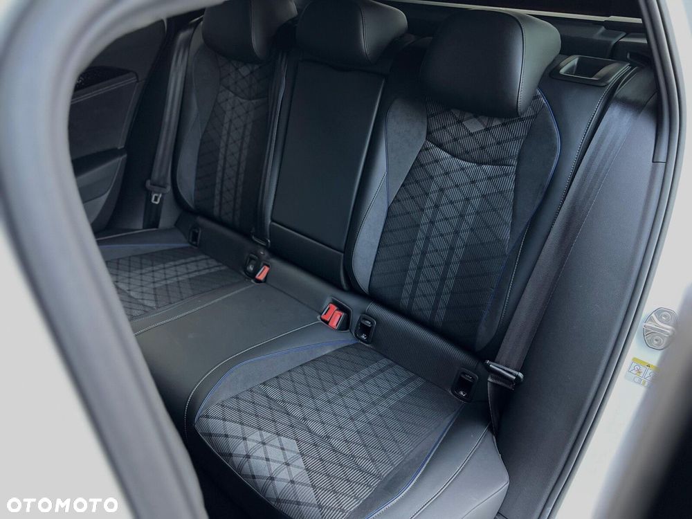 Volkswagen Passat - 20