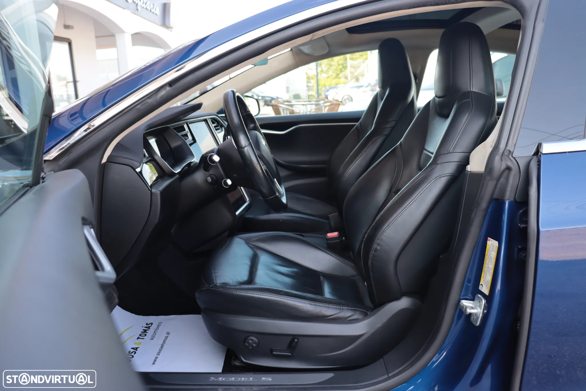Tesla Model S 90D - 11