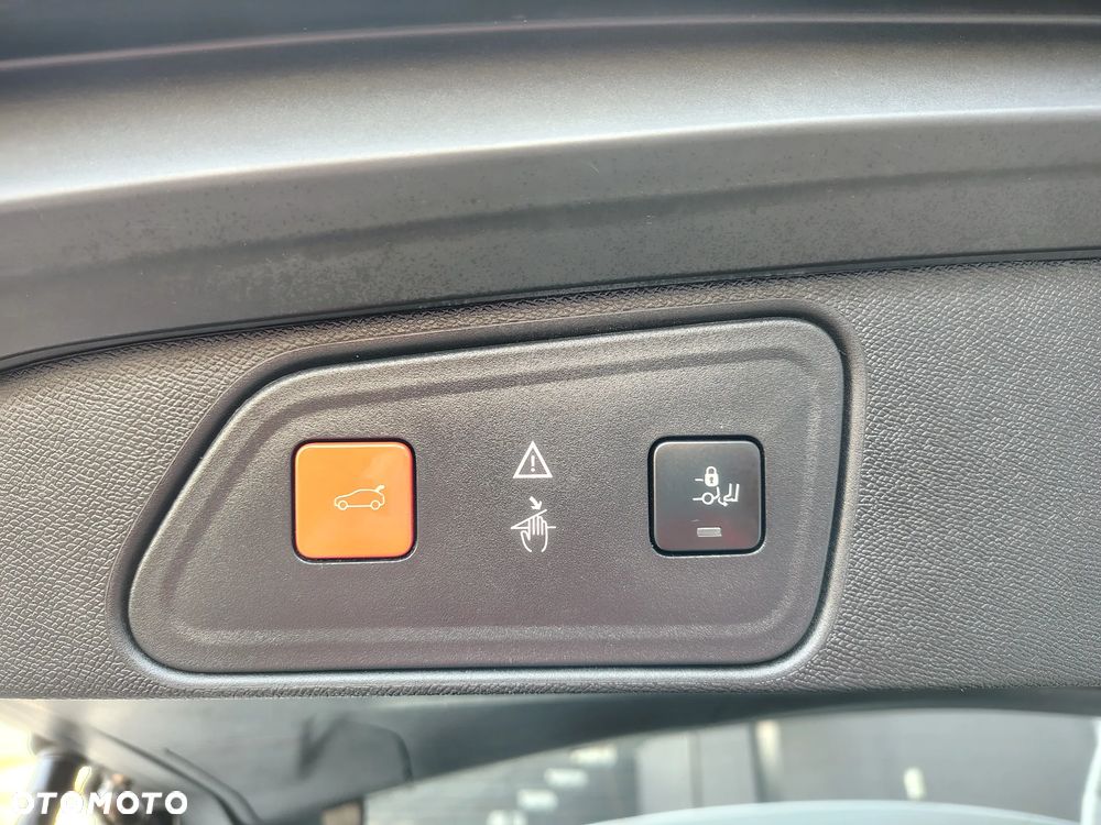 Peugeot 3008 1.5 BlueHDi Allure S&S - 11