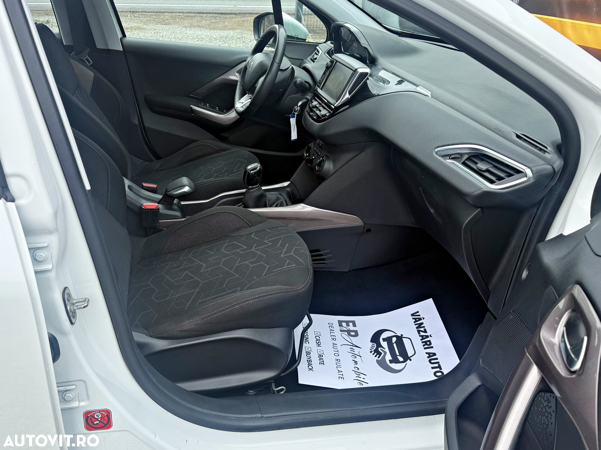 Peugeot 2008 1.6 e-HDi FAP STT Allure - 14