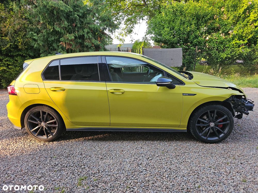 Volkswagen Golf - 8