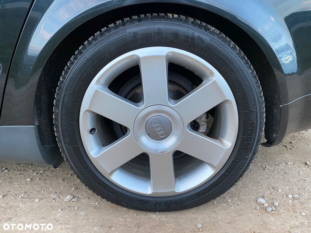 Audi A4 Avant 2.5 TDI quattro - 27
