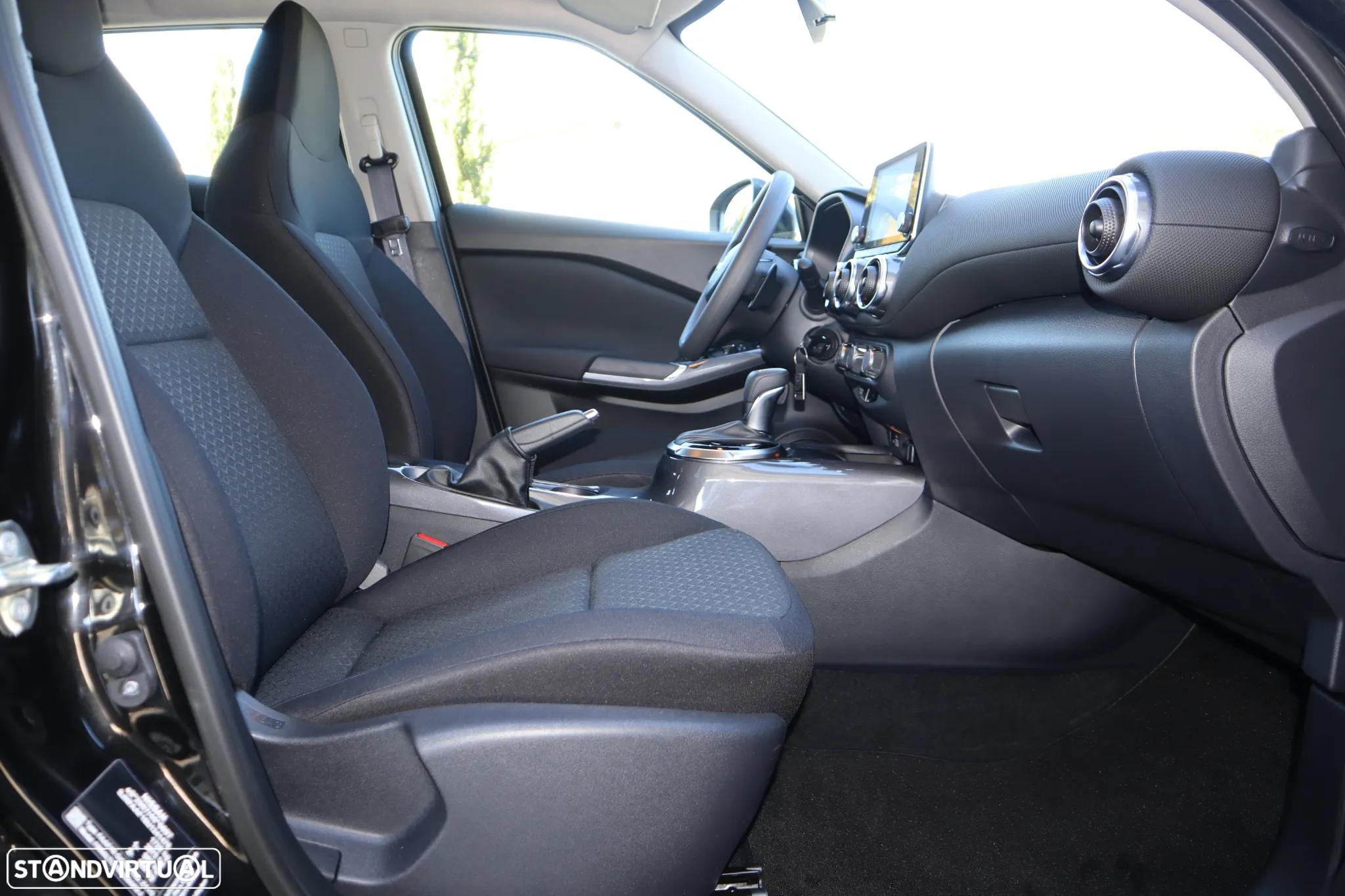 Nissan Juke 1.0 DIG-T N-Connecta DCT - 12