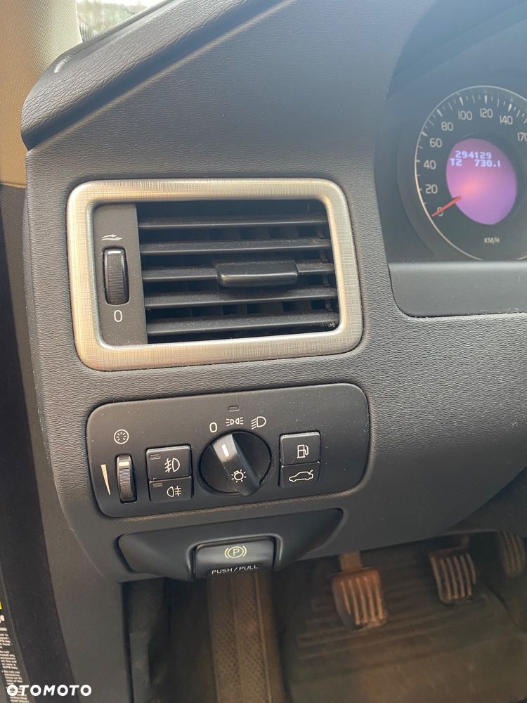 Volvo V70 2.0 - 12
