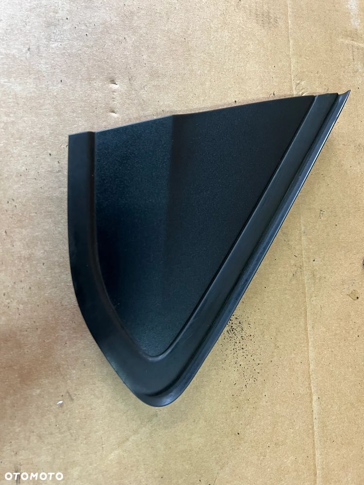 Osłona zaślepka trójkąt błotnika lusterka prawa VW UP 1S0853274B - 1