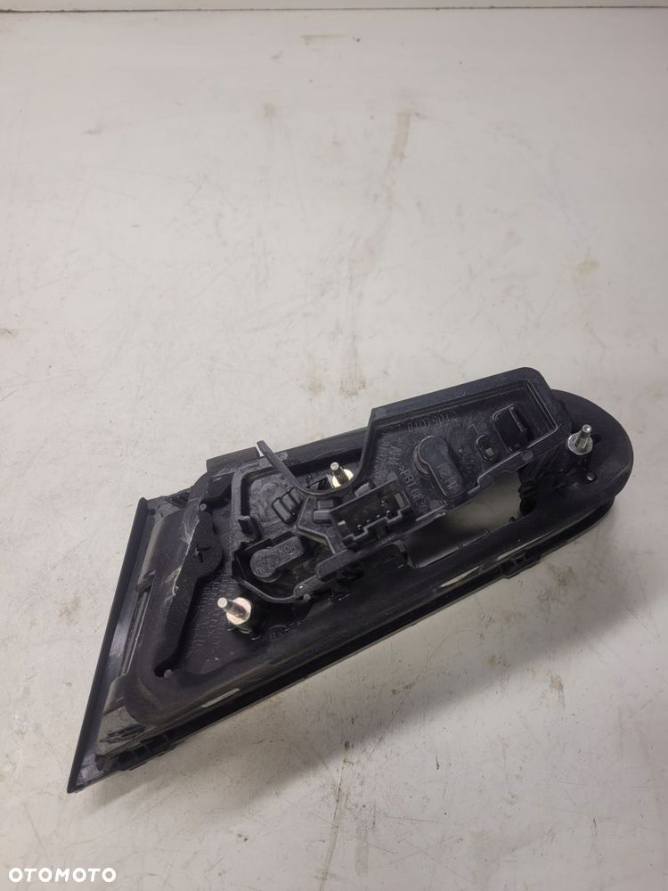 WKŁAD LAMPY LEWY TYŁ AUDI A3 8V 3D 8V3945093B - 5