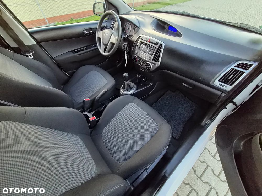 Hyundai i20 1.2 Trend - 23