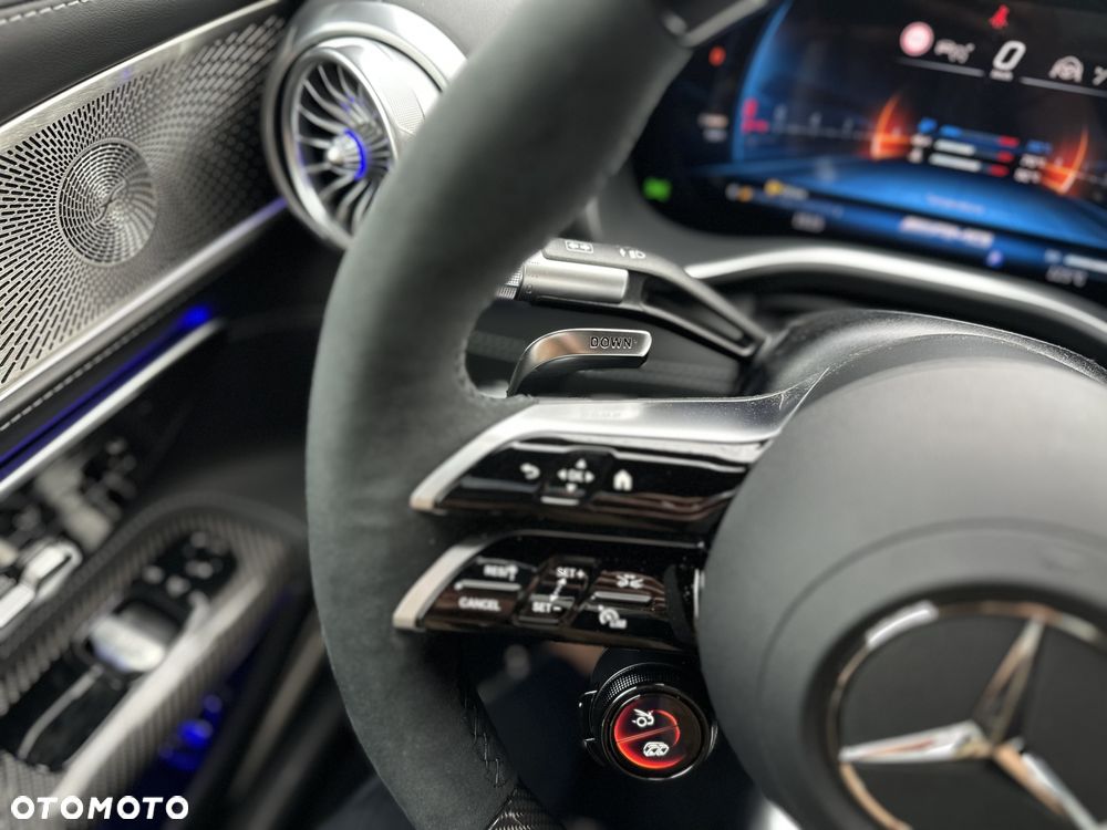 Mercedes-Benz AMG GT 63 4Matic+ - 22