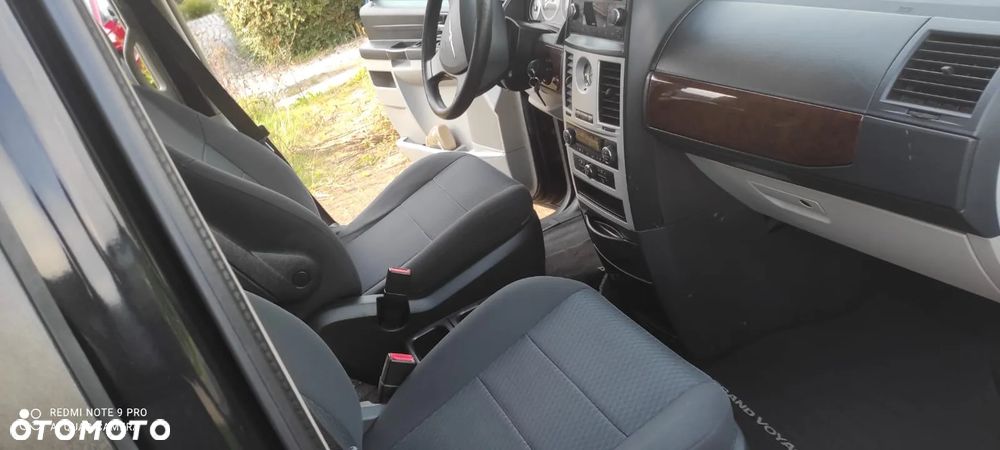 Chrysler Grand Voyager 2.8 CRD LX - 25