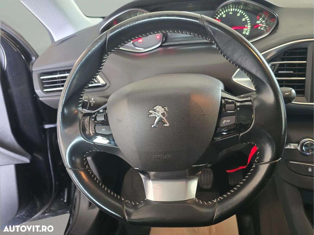 Peugeot 308 1.2 L PureTech Turbo S&S Active - 10