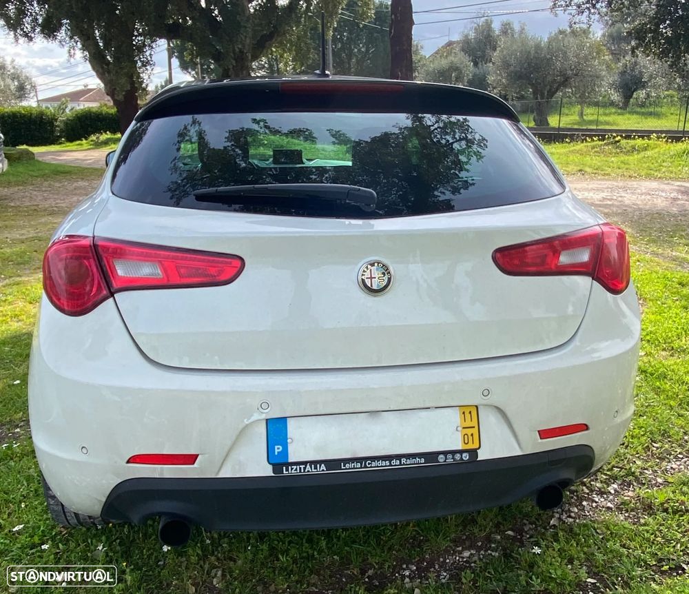 Alfa Romeo Giulietta 2.0 JTDM Distinctive - 6