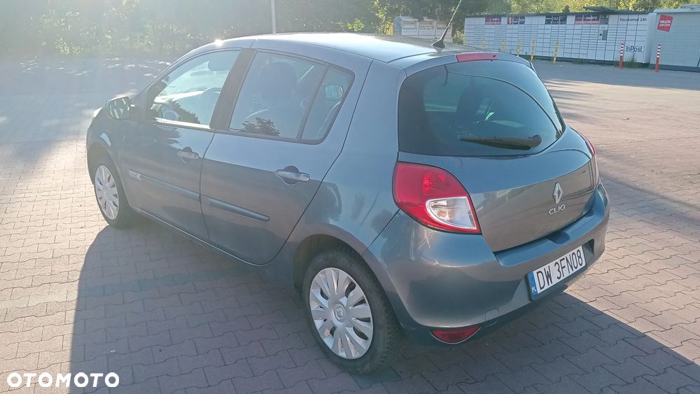 Renault Clio 1.2 16V Alize - 5