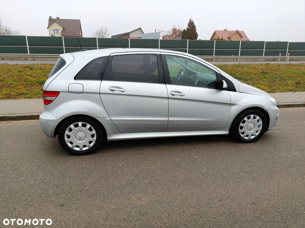 Mercedes-Benz Klasa B 180 CDI Special Edition - 28