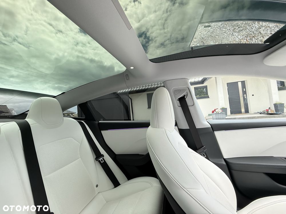 Tesla Model 3 - 7