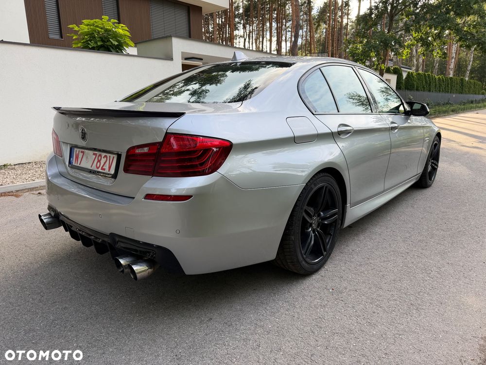 BMW Seria 5 550i - 12