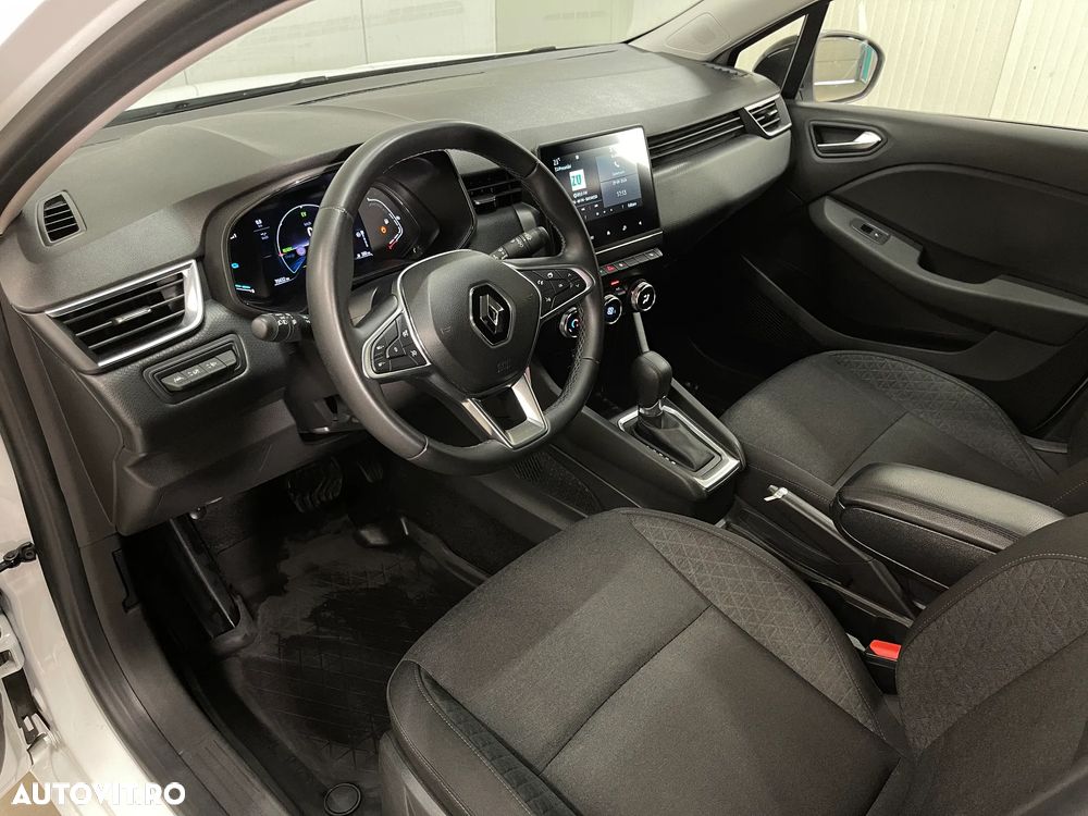 Renault Clio V E-Tech 145 Evolution - 6