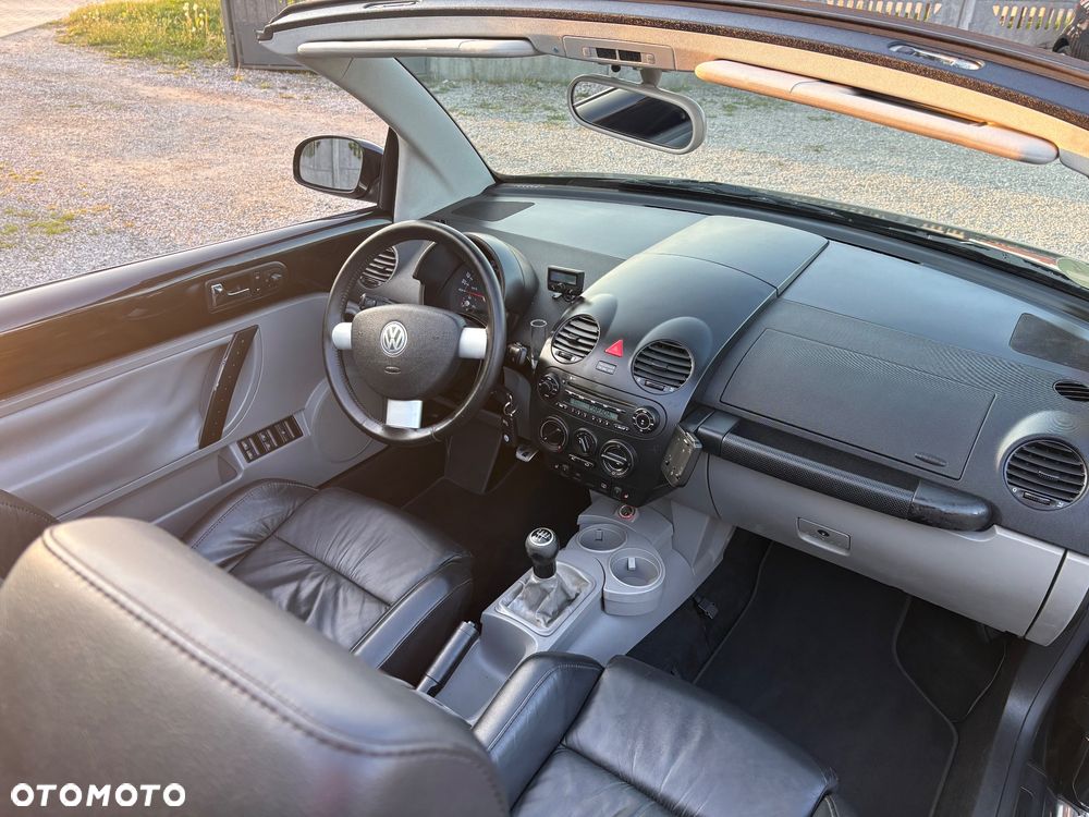 Volkswagen New Beetle - 29