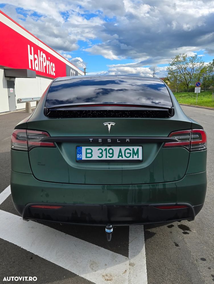 Tesla Model X - 4