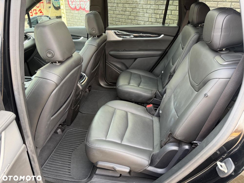 Cadillac XT6 - 5