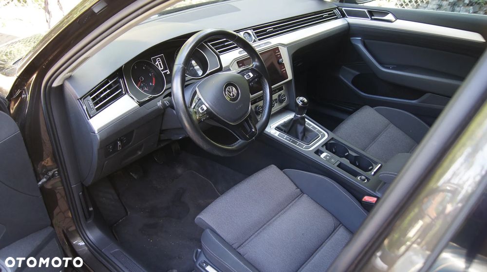 Volkswagen Passat 2.0 TDI (BlueMotion Technology) Comfortline - 11