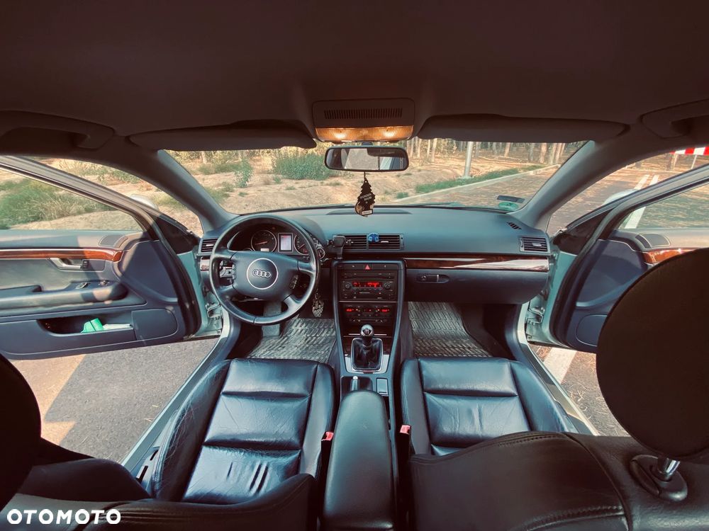 Audi A4 Limousine - 21
