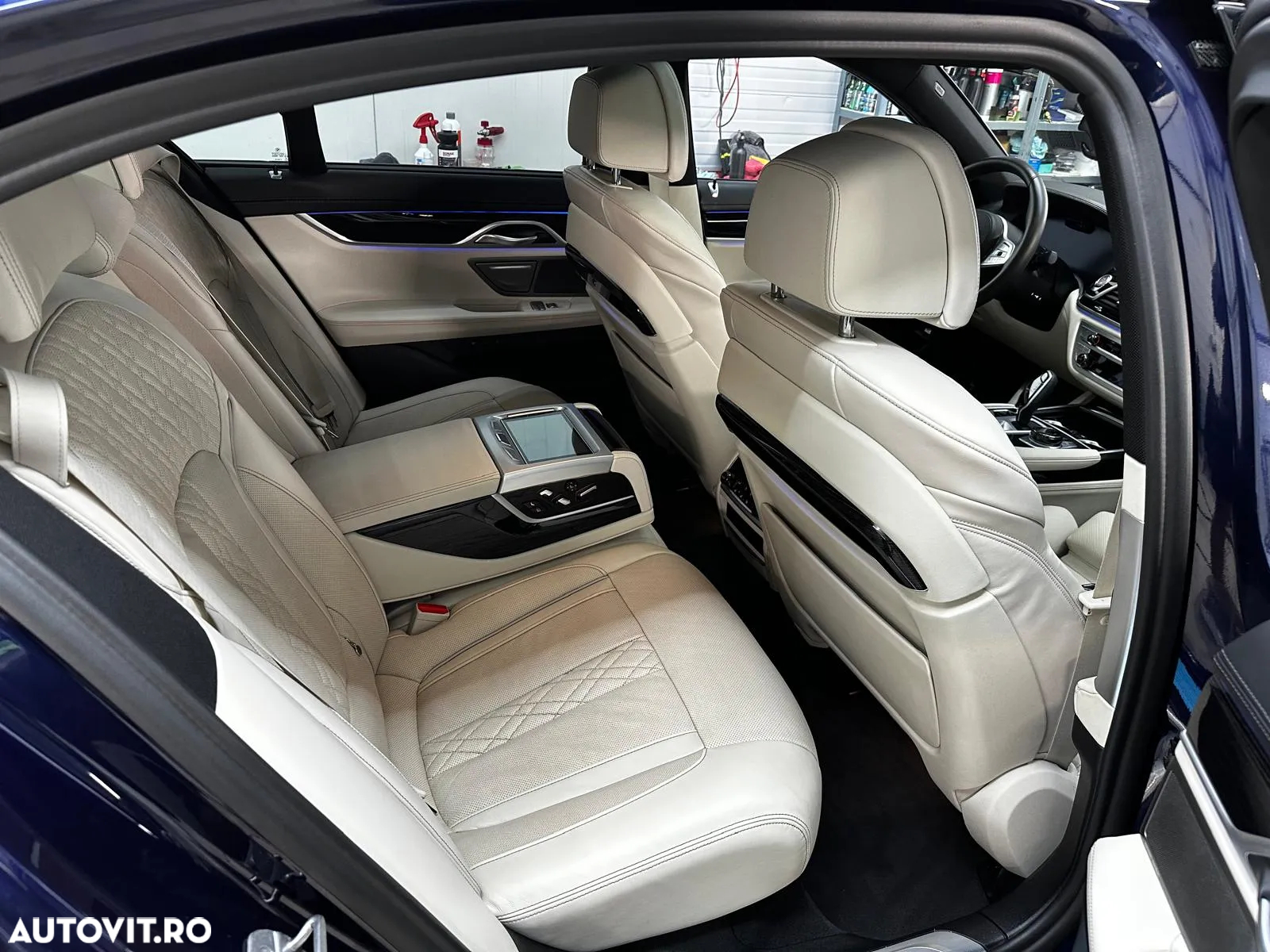 BMW Seria 7 730d xDrive MHEV - 18
