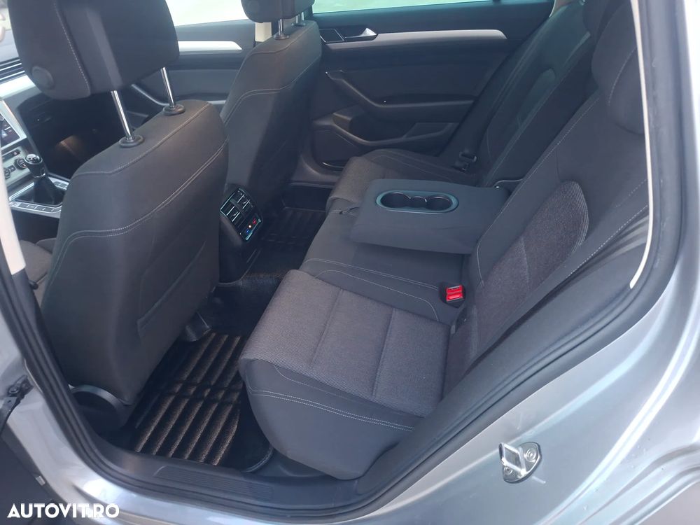 Volkswagen Passat 1.5 TSI ACT Trendline - 11