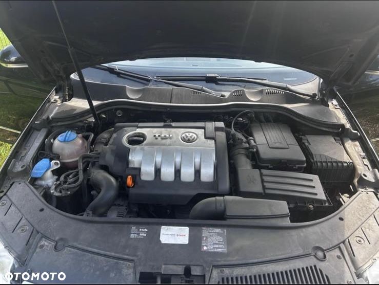 Volkswagen Passat 2.0 TDI Trendline - 12