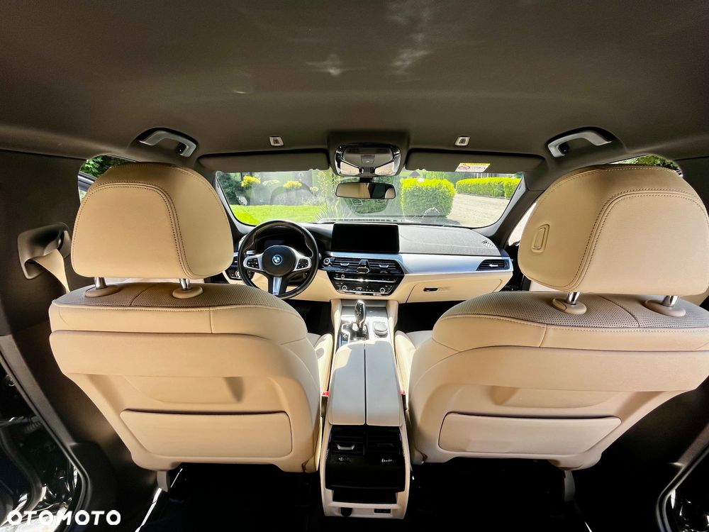 BMW Seria 5 ver-530e - 17