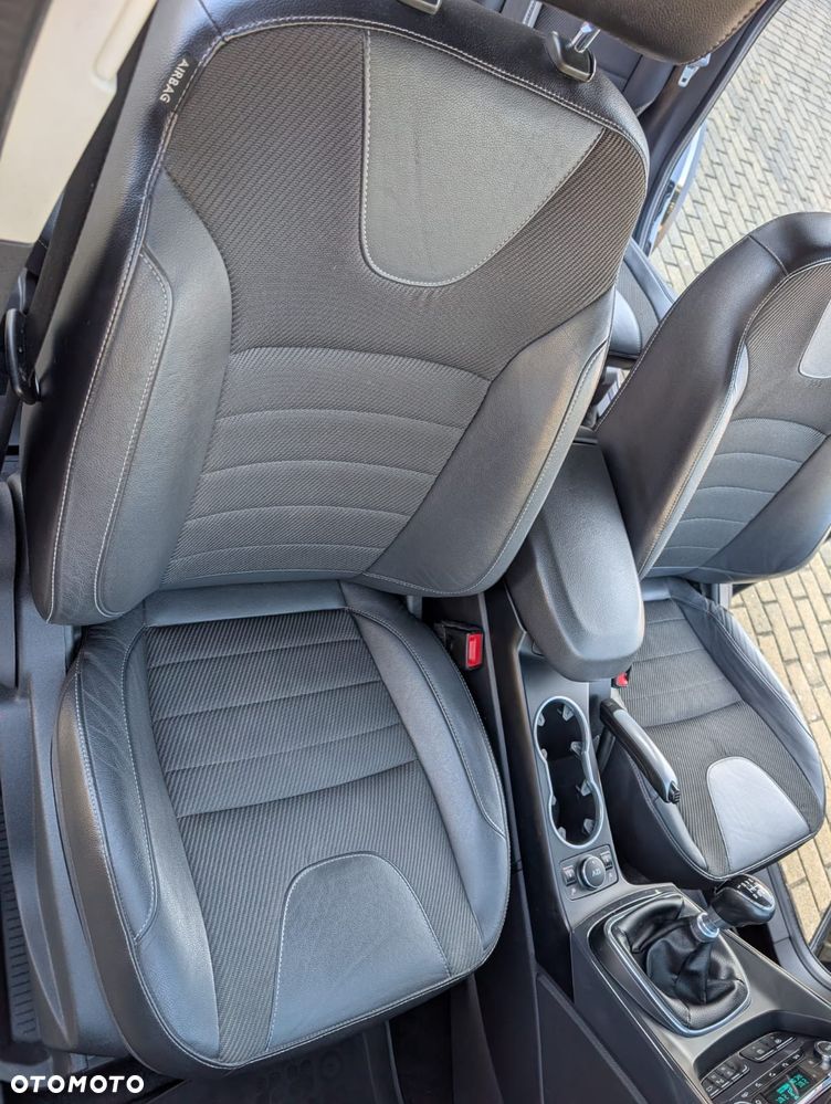Ford Kuga 2.0 TDCi 4WD Trend - 34