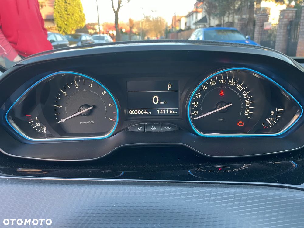 Peugeot 2008 1.2 Pure Tech Style S&S EAT6 - 5