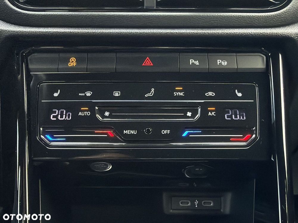 Volkswagen T-Roc 1.5 TSI Style DSG - 24