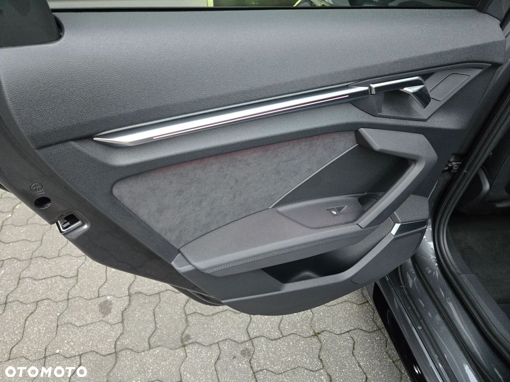 Audi RS3 Limousine - 9