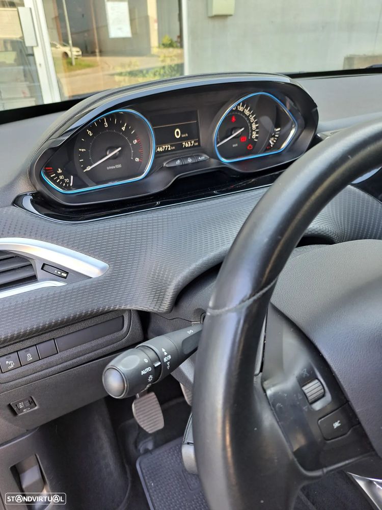 Peugeot 2008 1.6 BlueHDi Allure - 12