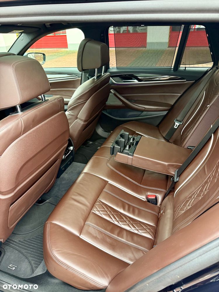 BMW Seria 5 530d xDrive M Sport sport - 12