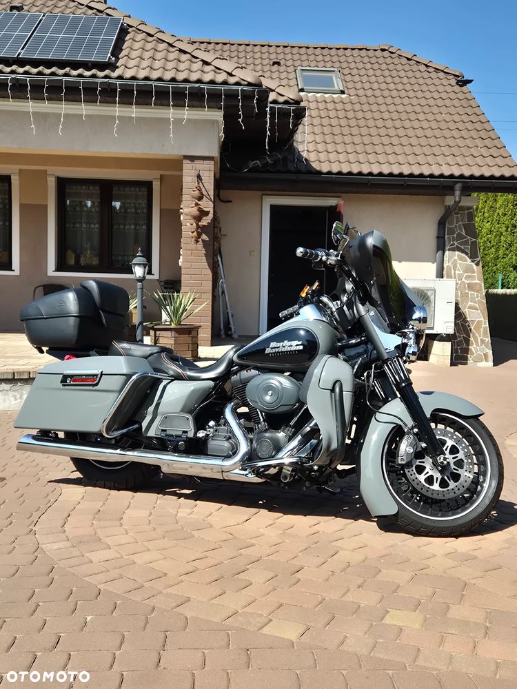 Harley-Davidson FLHT Electra Glide Standard - 2