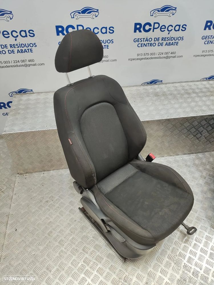 Conjunto Bancos Frontais Frente em Tecido Seat Ibiza 6J 6J1 6J5 Mk4 2008 - 2017 - 6