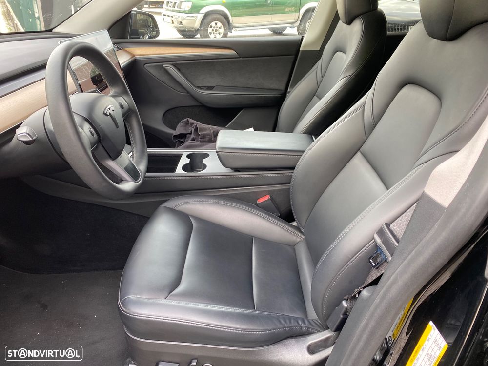 Tesla Model Y Long Range Dual Motor AWD - 14