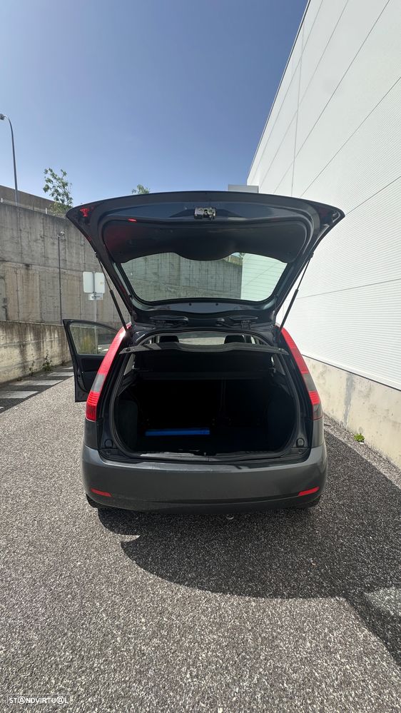 Ford Fiesta 1.4 TDCI X-Trend - 10