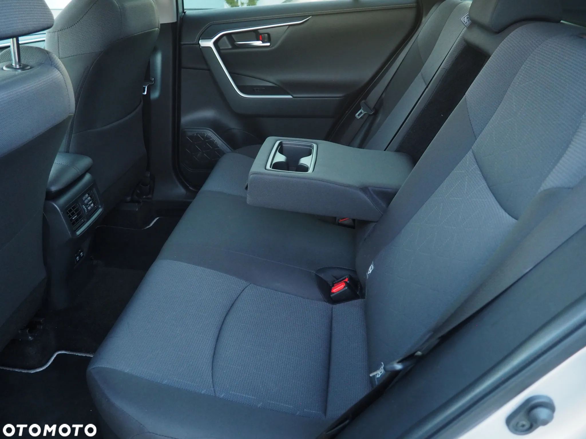 Toyota RAV4 2.5 Hybrid Comfort 4x2 - 39