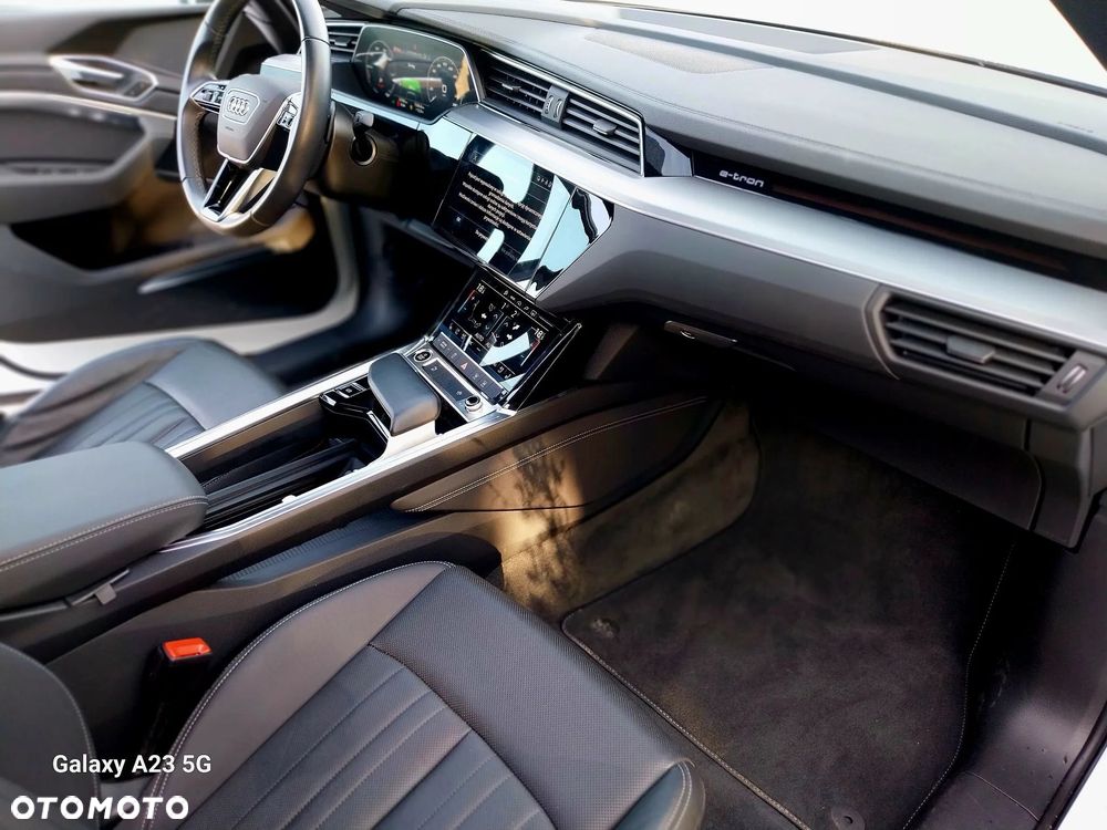 Audi e-tron 55 Quattro S Line - 11