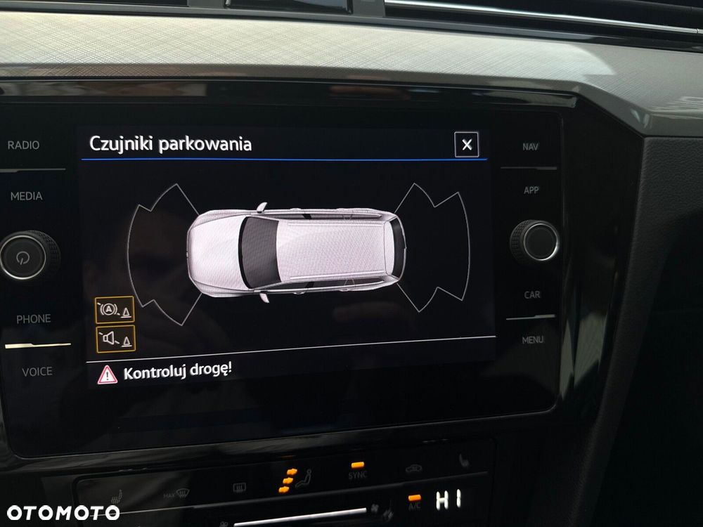 Volkswagen Passat Variant 2.0 TSI Business DSG - 24