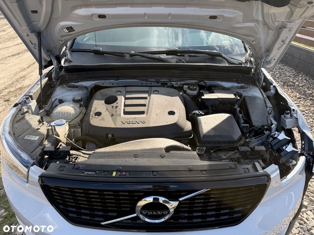 Volvo XC 40 D3 AWD Geartronic R-Design - 22