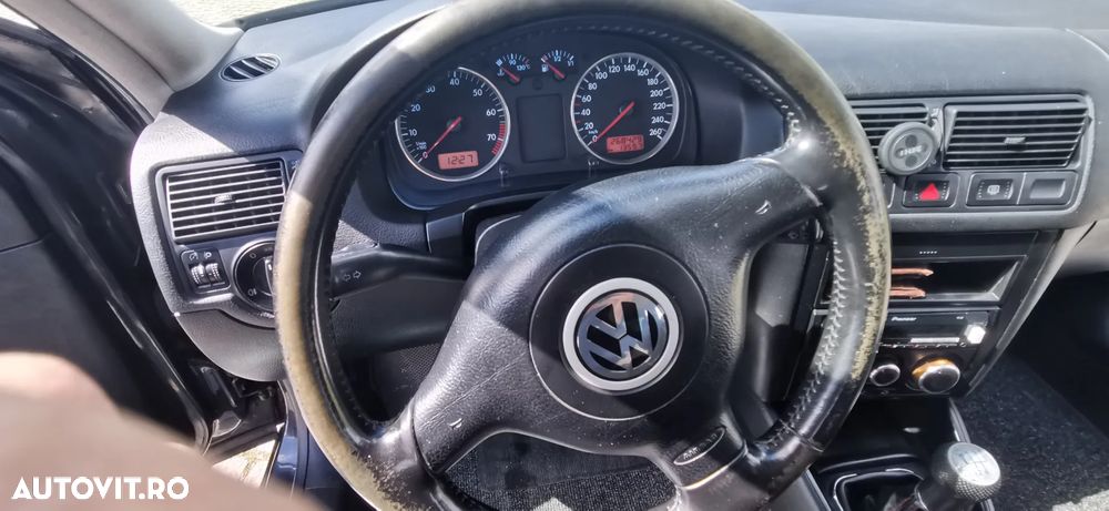 Volkswagen Golf - 12