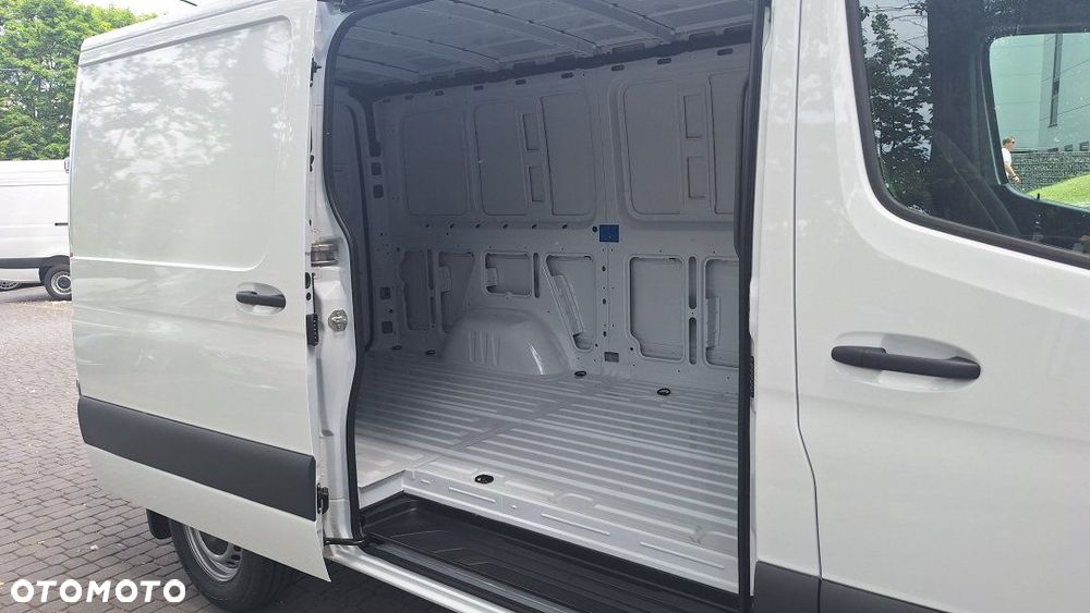Mercedes-Benz Sprinter - 7