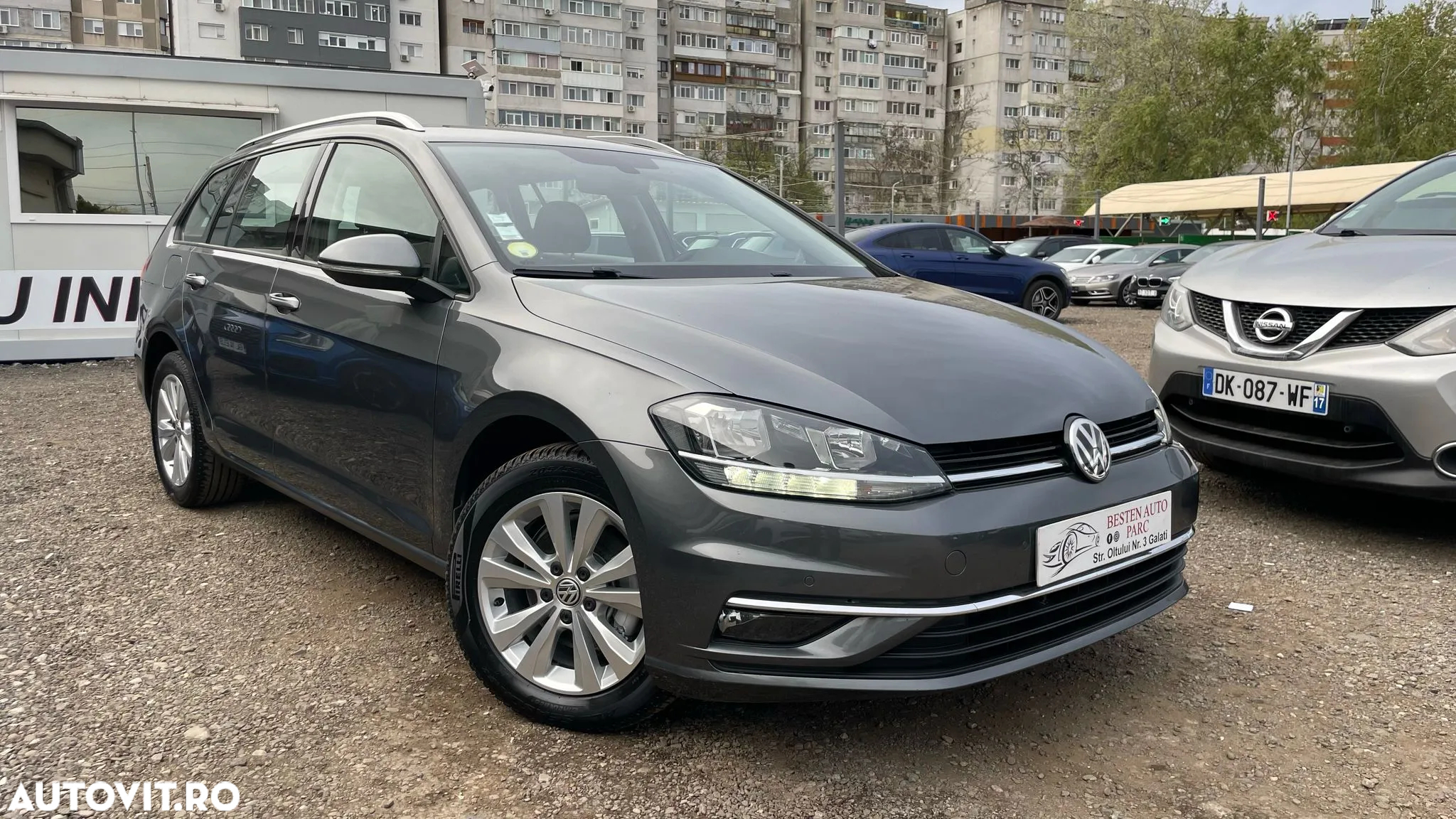 Volkswagen Golf - 33