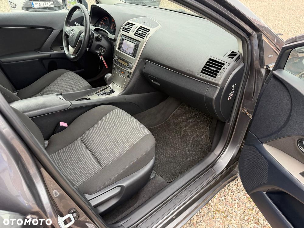 Toyota Avensis 2.2 D-4D Automatik Comfort - 8